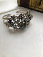 Grey onyx with kundan silver cuff bracelet-Silver Bracelet-PL-House of Taamara