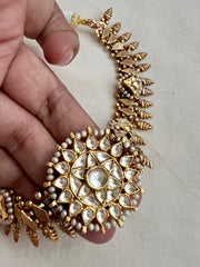 Gold polish kundan pendant necklace with pearls