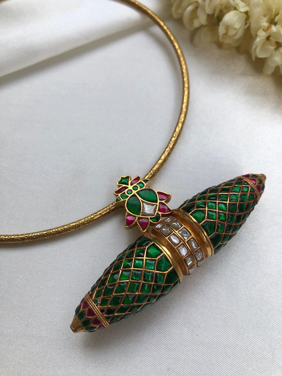 Antique style hasli with antique style green Big tai tai pendant-Silver Neckpiece-PL-House of Taamara