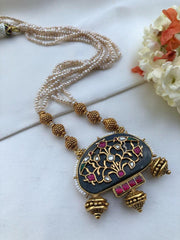 Antique style pearls with Black agate pendant & kundan intricate work-Silver Neckpiece-PL-House of Taamara
