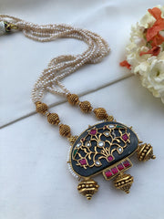 Antique style pearls with Black agate pendant & kundan intricate work-Silver Neckpiece-PL-House of Taamara