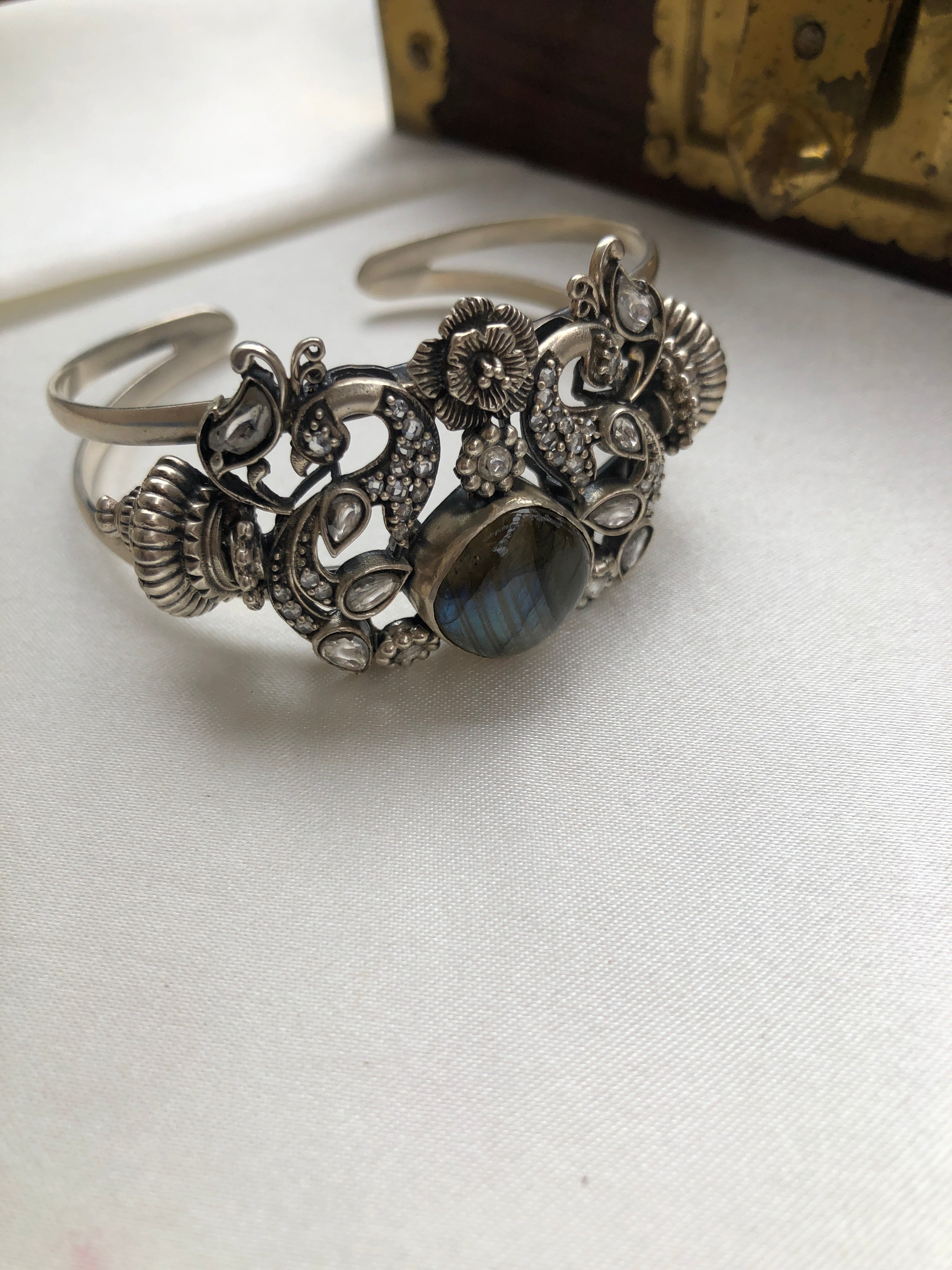 Grey onyx with kundan silver cuff bracelet-Silver Bracelet-PL-House of Taamara