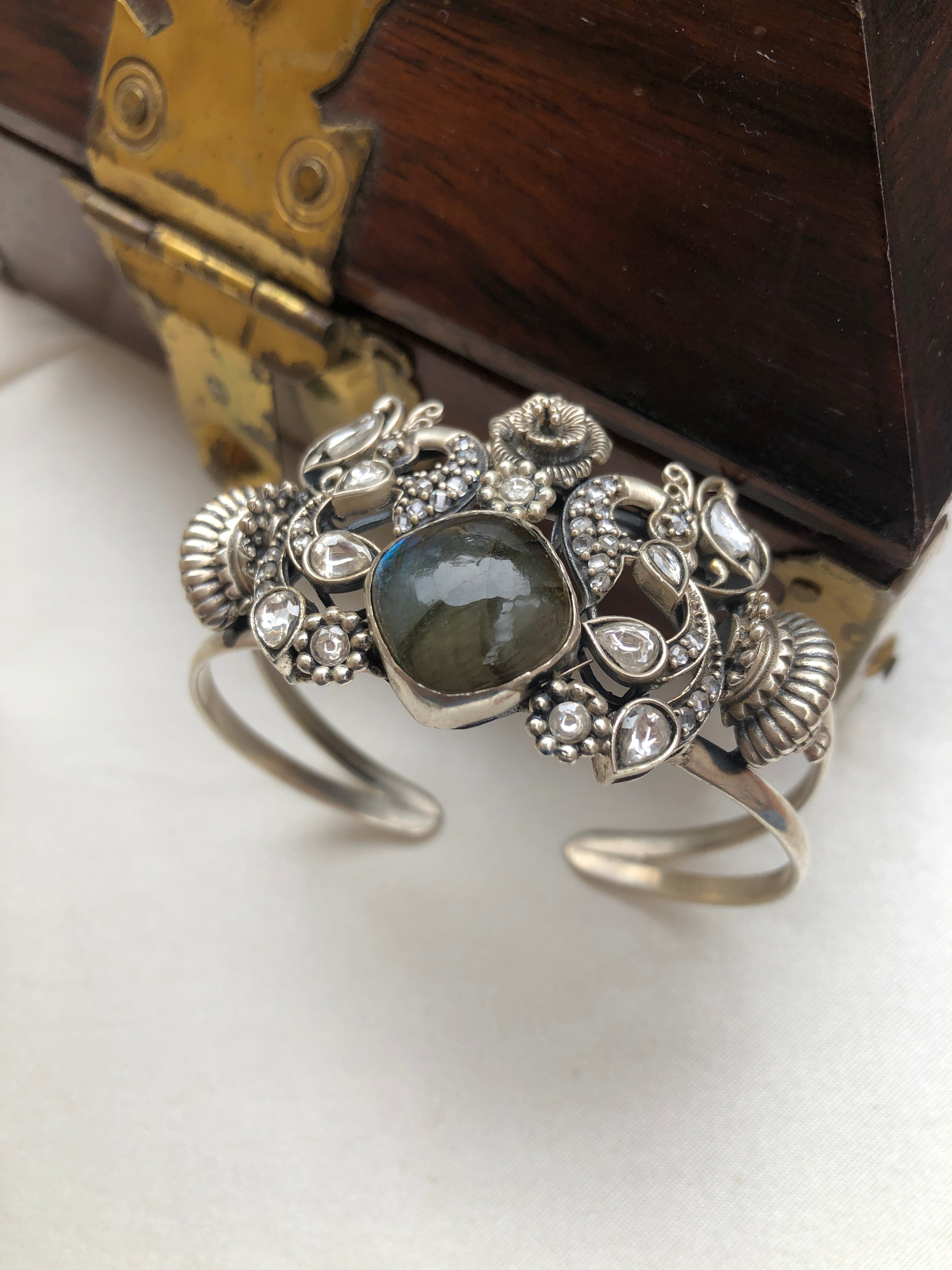 Grey onyx with kundan silver cuff bracelet-Silver Bracelet-PL-House of Taamara