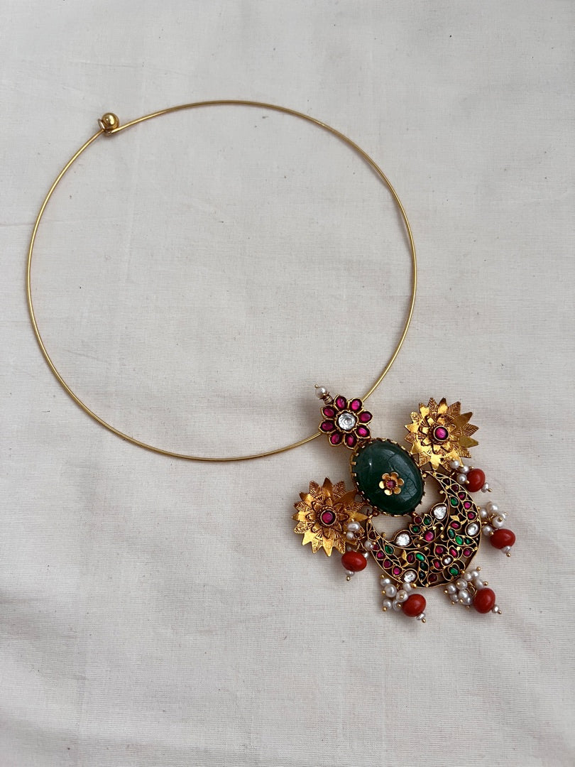 Antique gold polish pendant with hasli