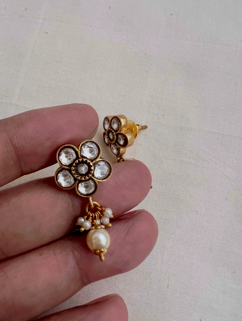 Gold polish kundan flower studs with pearls