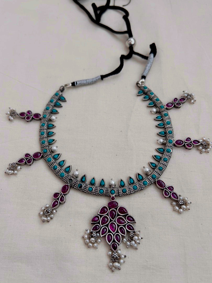 Pink kemp and turquoise necklace with pearls