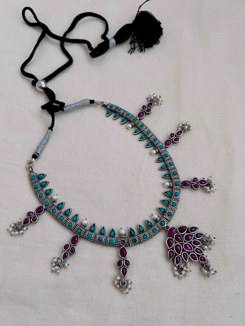 Pink kemp and turquoise necklace with pearls