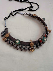Dual tone necklace with kundan, coral and nakash motif