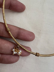 Gold polish hasli with pearls bunch