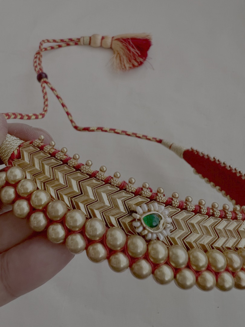 Antique gold polish thussi necklace with jadau motifs