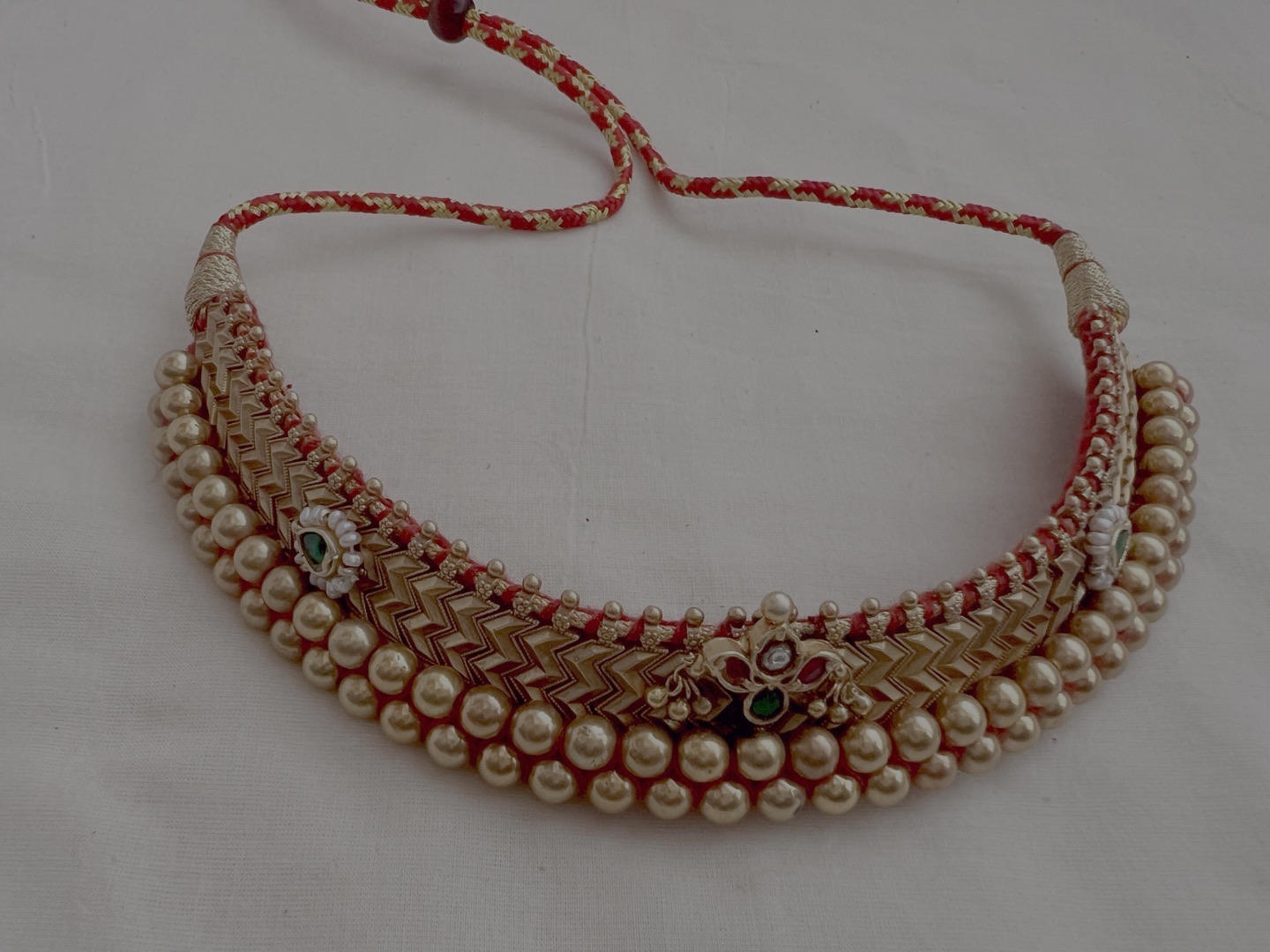 Antique gold polish thussi necklace with jadau motifs