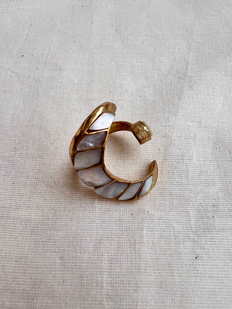 Gold polish mother of pearl ring