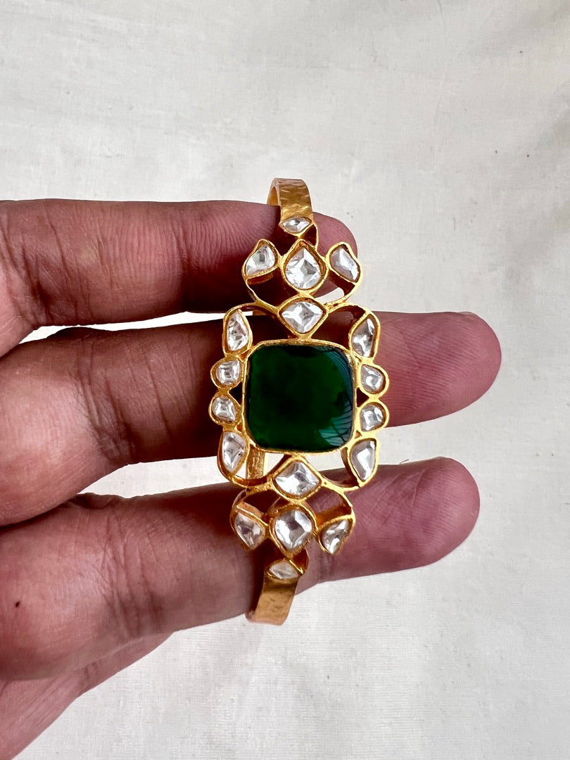 Gold polish kundan and emerald kada