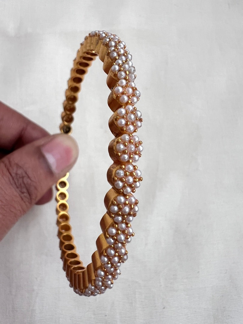 Gold polish pearl bangle