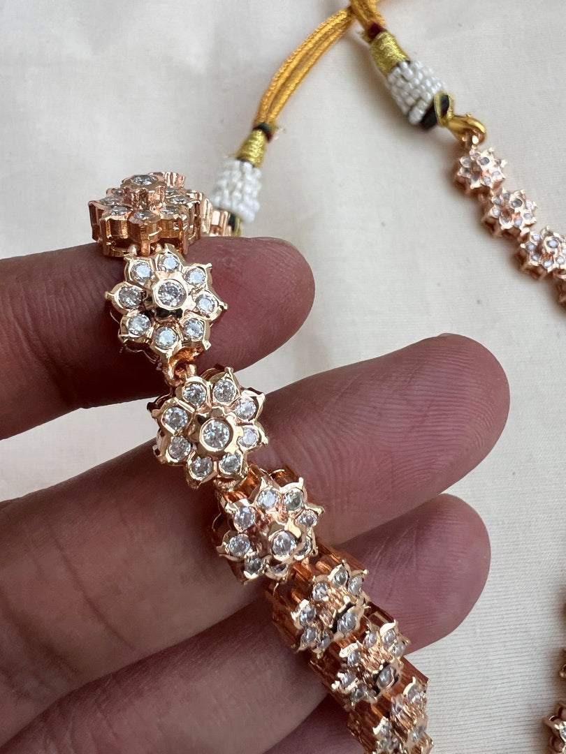 Rose gold polish zircon necklace with ruby stone