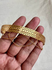 Gold polish adjustable choker with gold chain hangings