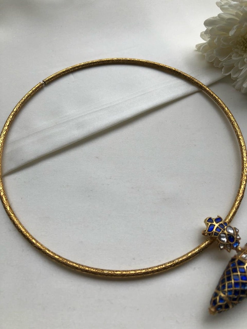 Textured Hasli with Vintage style blue tai tai pendant-Silver Neckpiece-PL-House of Taamara