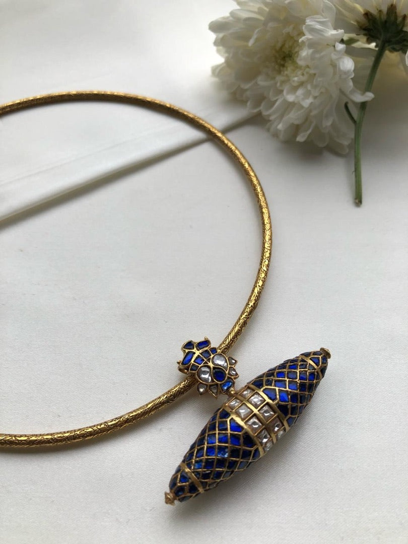 Textured Hasli with Vintage style blue tai tai pendant-Silver Neckpiece-PL-House of Taamara