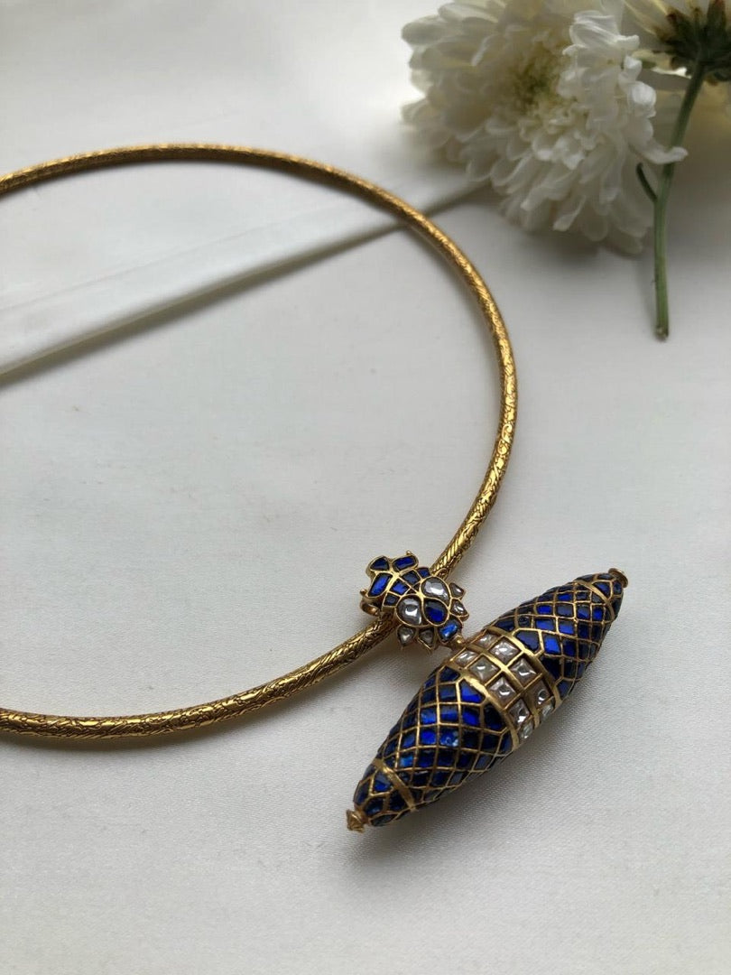 Textured Hasli with Vintage style blue tai tai pendant-Silver Neckpiece-PL-House of Taamara